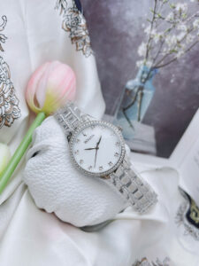 Bulova Crystal Silver Tone MOP Dial 32mm Ladies Watch 96X145