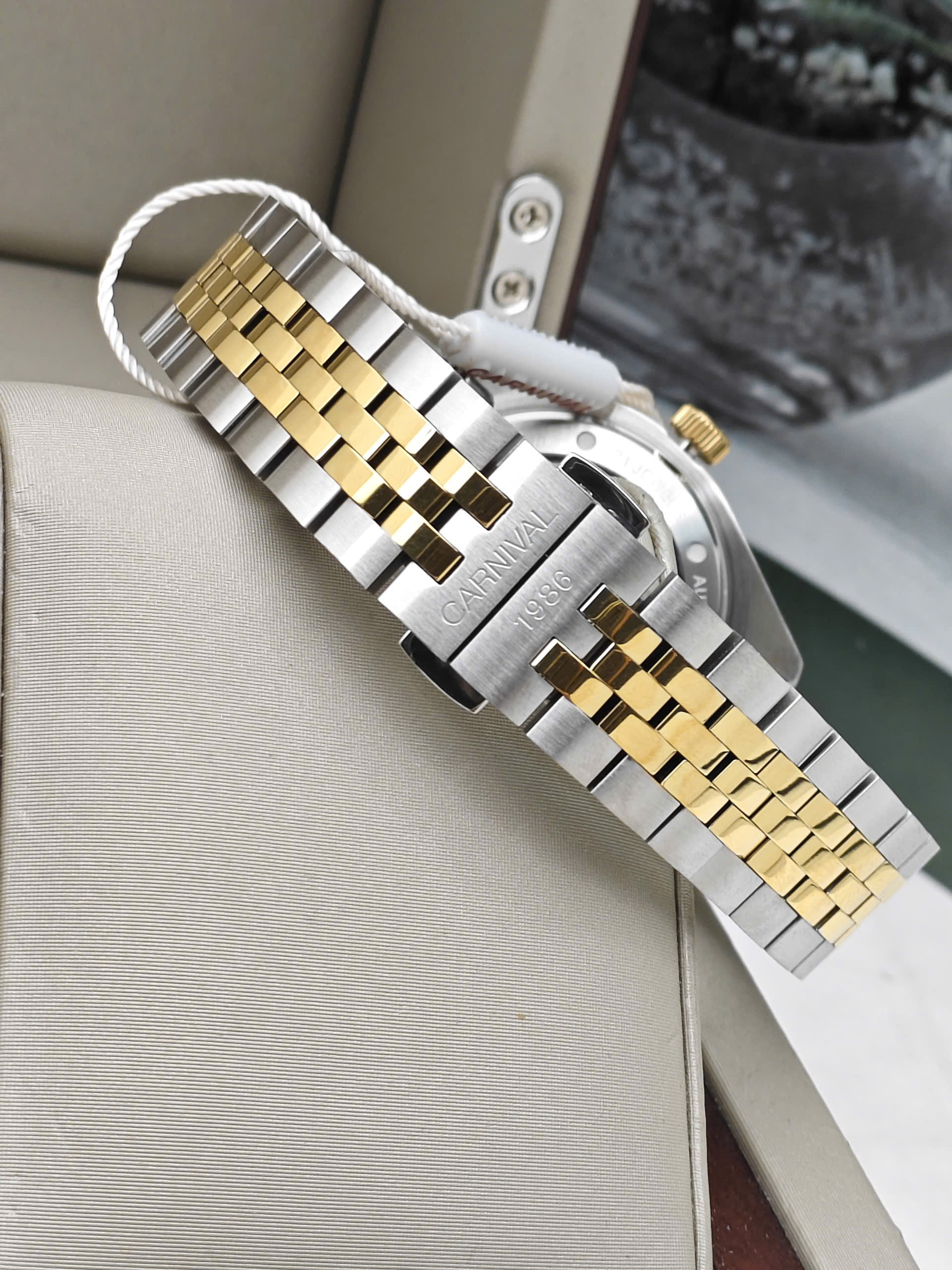 Đồng hồ nam Carnival 8131G-CV-T - Ảnh 2