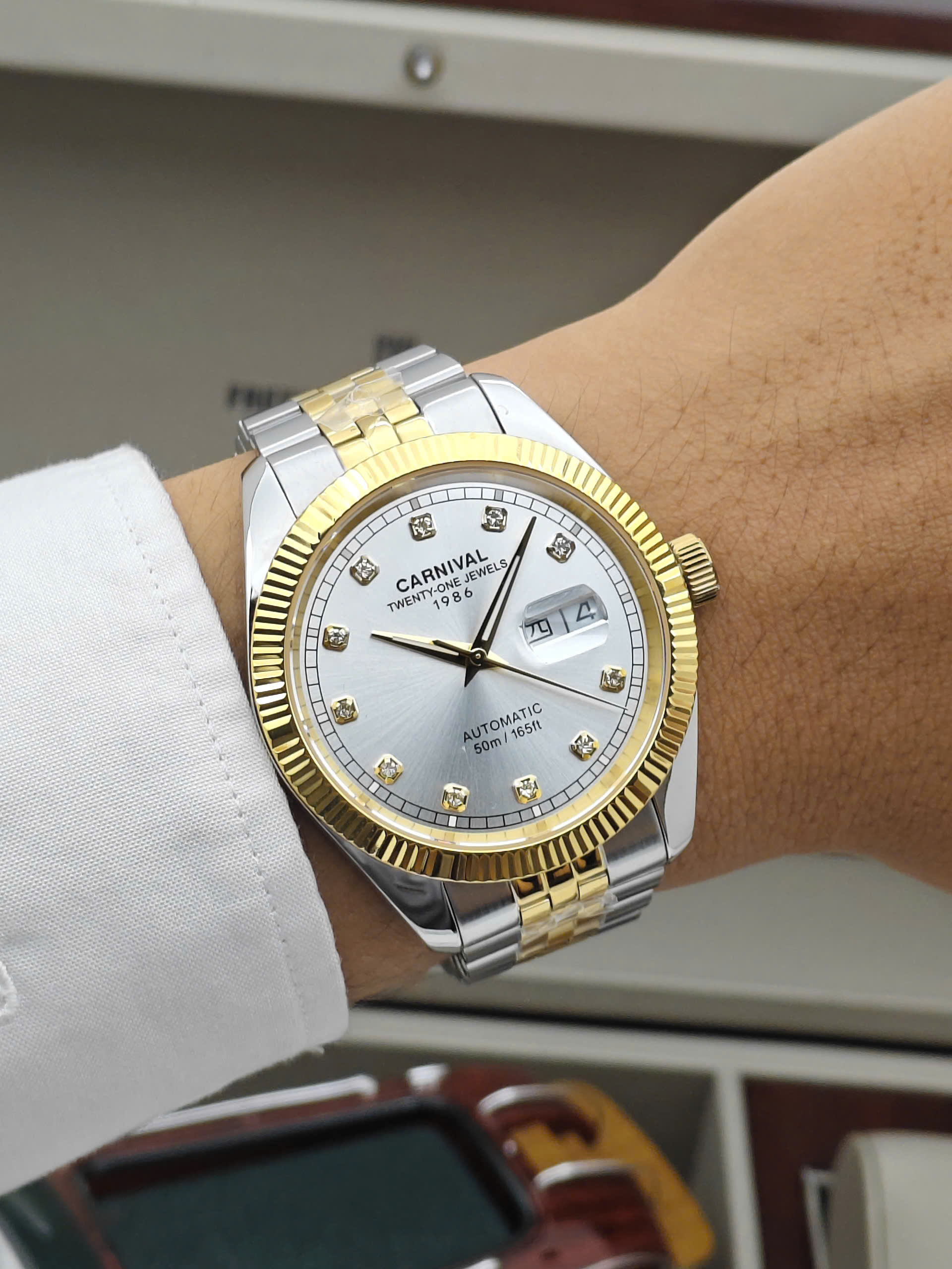 Đồng hồ nam Carnival 8131G-CV-T - Ảnh 4